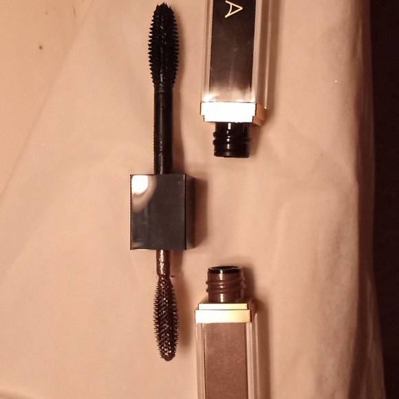 CIRCA DUAL FOCUS VOLUMIZING MASCARA AND TOP COAT - Picture 9 of 9